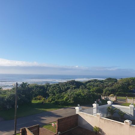Deep Blue Guest House Amanzimtoti Esterno foto