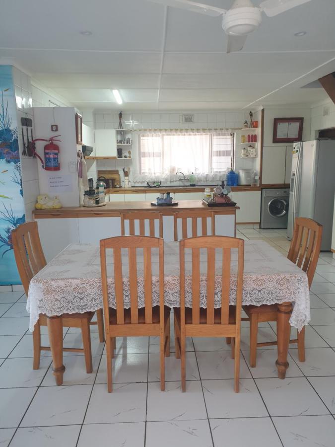 Deep Blue Guest House Amanzimtoti Esterno foto