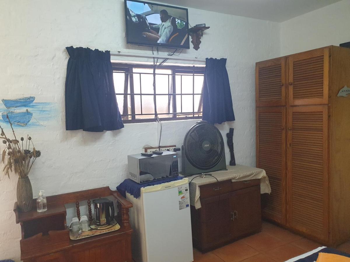 Deep Blue Guest House Amanzimtoti Esterno foto