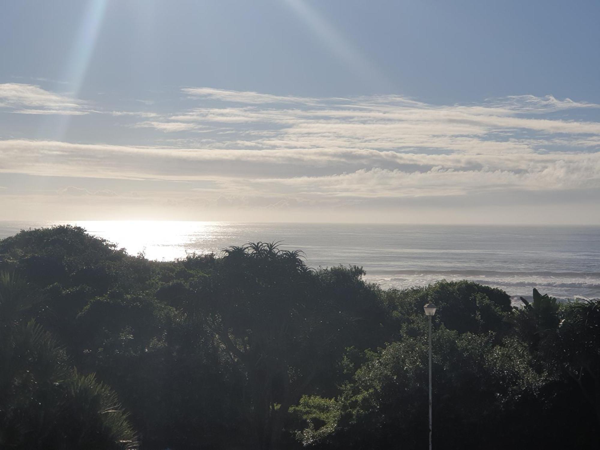 Deep Blue Guest House Amanzimtoti Esterno foto